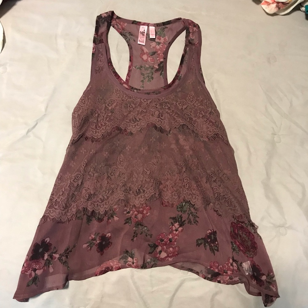 Women’s buckle floral lace tank top